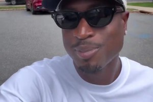 “韦德刮掉标志性的络腮胡”新造型打几分呢